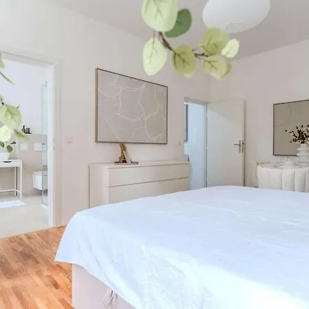 Hakuna - Free Parking Apartment